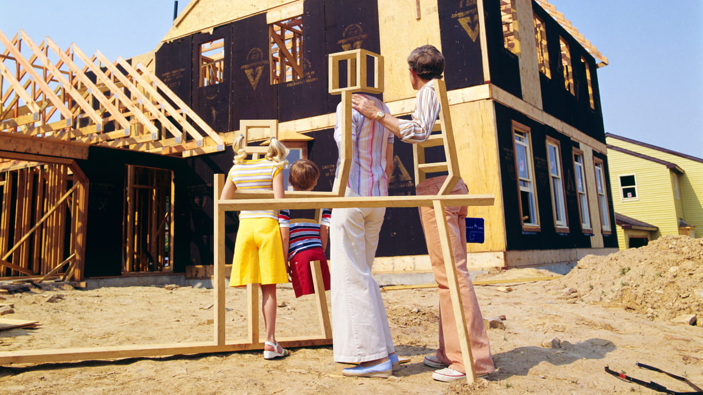 Er wordt een nieuw huis gebouwd voor dit mooie pleeggezin